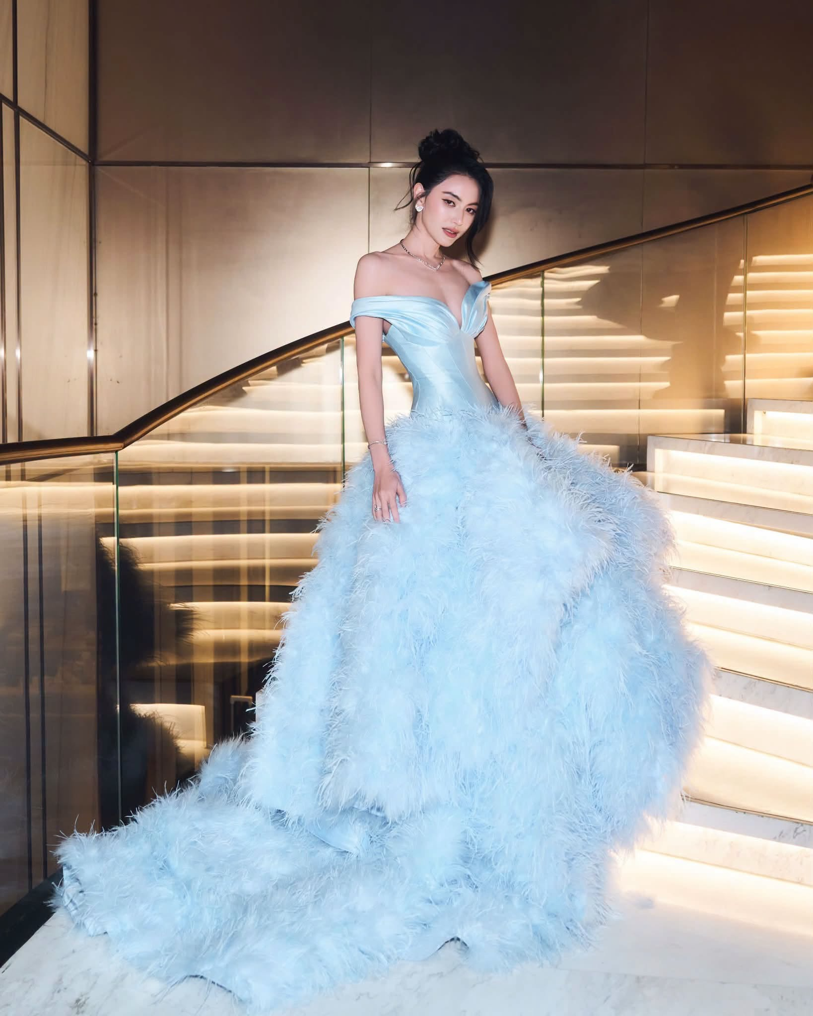 Mai Davika tỏa sáng tại Entertain Awards 2026 trong thiết kế của NTK Việt - Ảnh 3. Mai Davika tỏa sáng tại Entertain Awards 2026 trong thiết kế của NTK Việt - Ảnh 3.