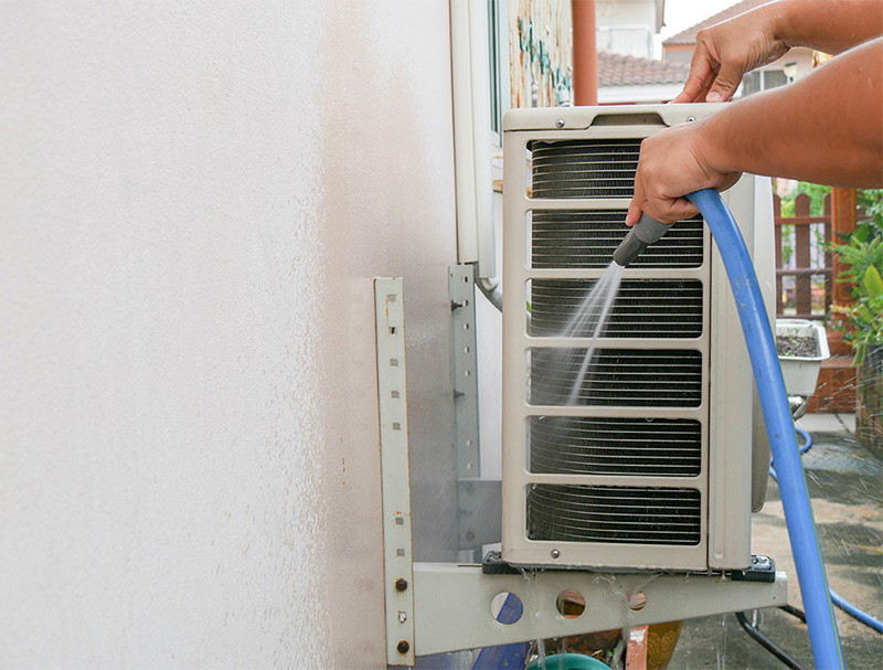 Lời khuy&ecirc;n vệ sinh cục n&oacute;ng điều h&ograve;a cho gia đ&igrave;nh v&agrave;o năm 2026 - Ảnh 2.