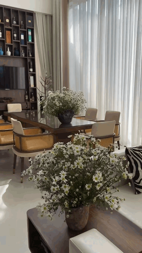 Căn nh&agrave; 1 . 000 M&sup2; sang trọng của diễn vi&ecirc;n V&acirc;n Trang tại TP . HCM - Ảnh 6.