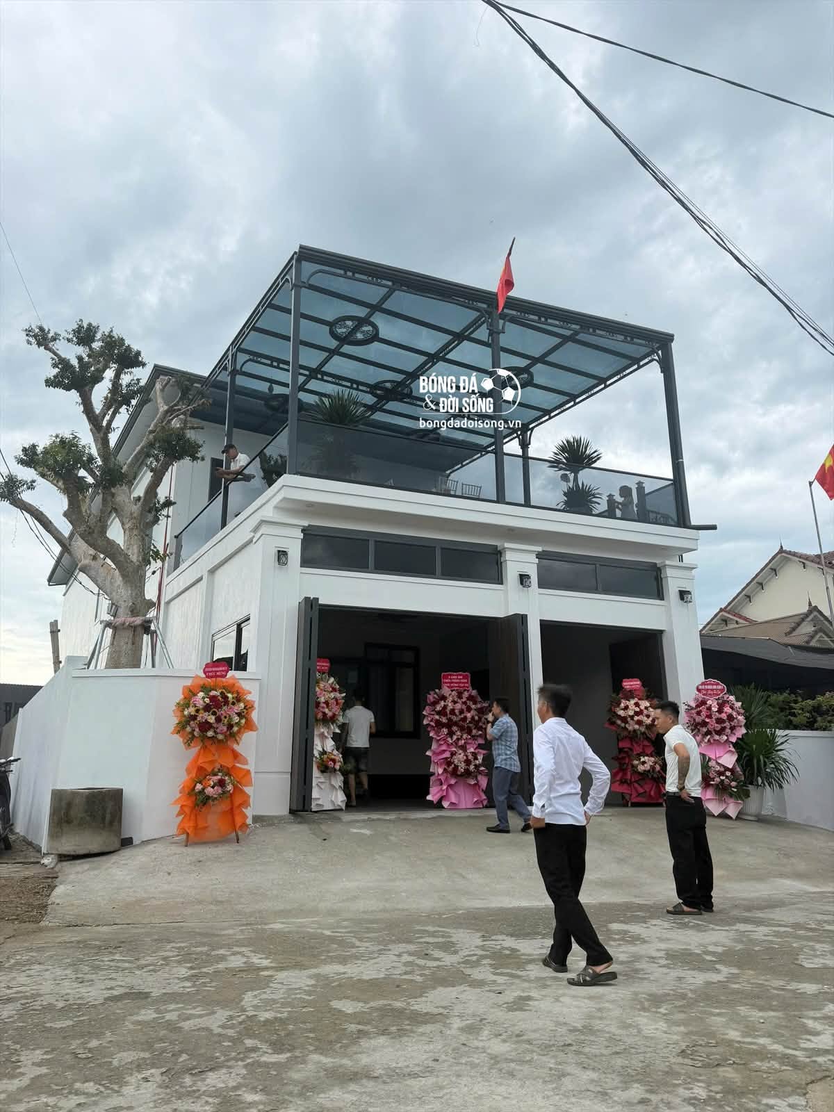Ph&ograve;ng ngủ hiện đại của Đ&igrave;nh Bắc ở qu&ecirc;: Kh&aacute;m ph&aacute; kh&ocirc;ng gian sống của Cầu thủ trẻ 2026 - Ảnh 6.