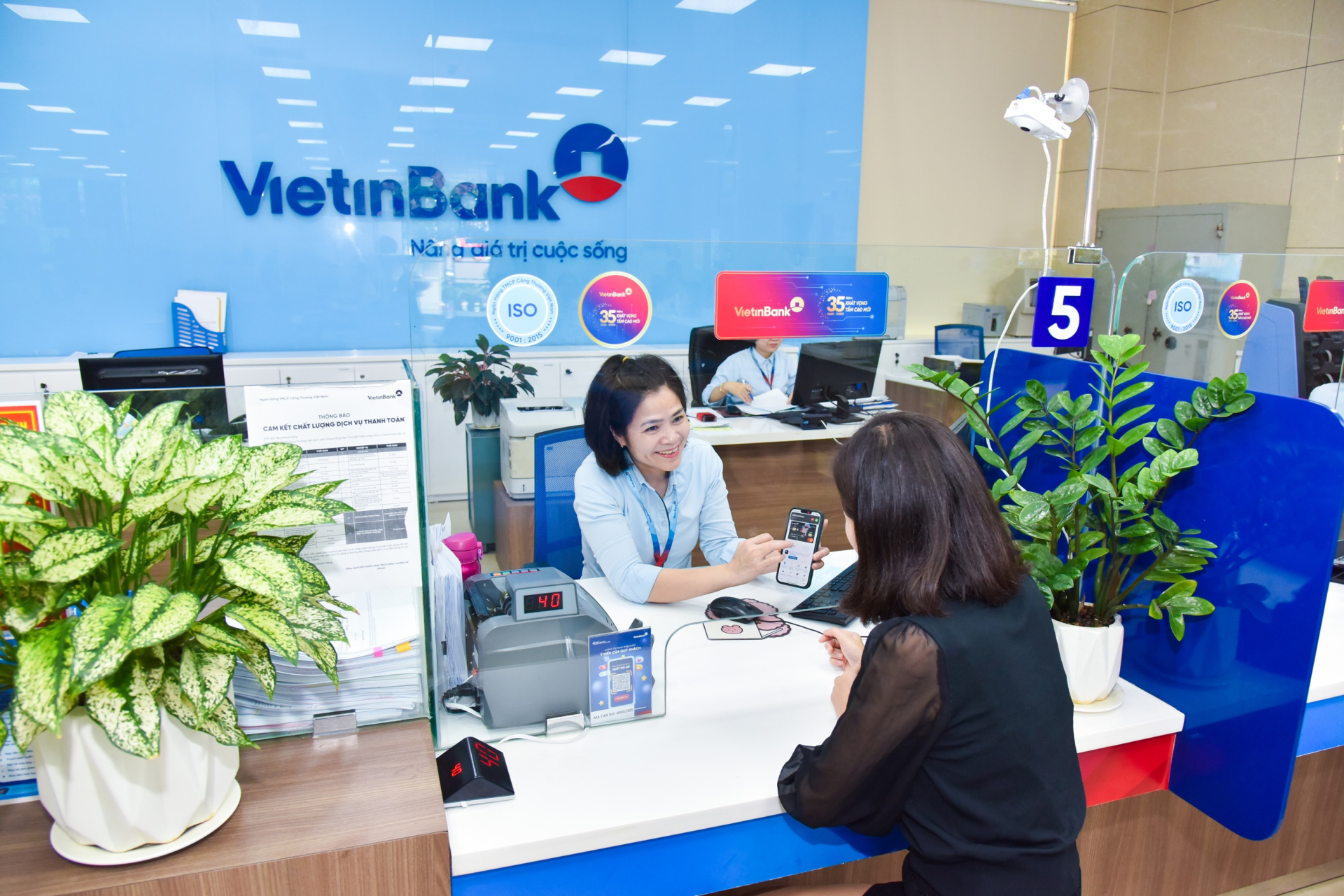 Người d&ugrave;ng VietinBank , Agribank , Vietbank cần ch&uacute; &yacute; ph&iacute; dịch vụ SMS mới năm 2026 - Ảnh 1.