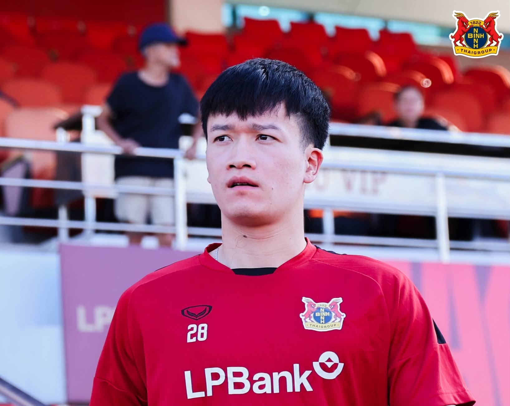 Người h&ugrave;ng 2 lần v&ocirc; địch AFF Cup d&iacute;nh chấn thương, HLV Kim Sang-sik gặp kh&oacute; trước ng&agrave;y đấu Th&aacute;i Lan - Ảnh 1.