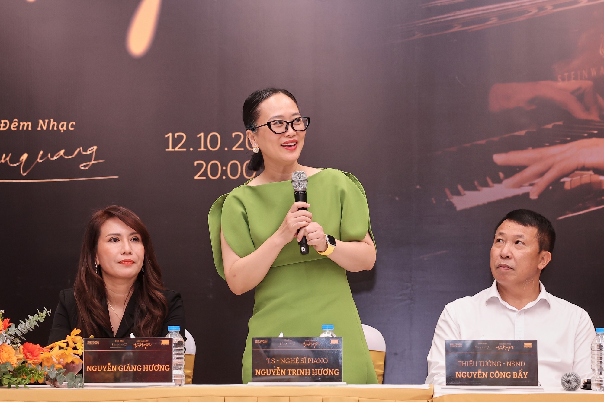 3 con ruột ch&iacute;nh thức tiếp nhận &ldquo;gia t&agrave;i&rdquo; sau 5 năm Ph&uacute; Quang qua đời, l&agrave;m đ&ecirc;m nhạc tưởng nhớ cha - Ảnh 2.