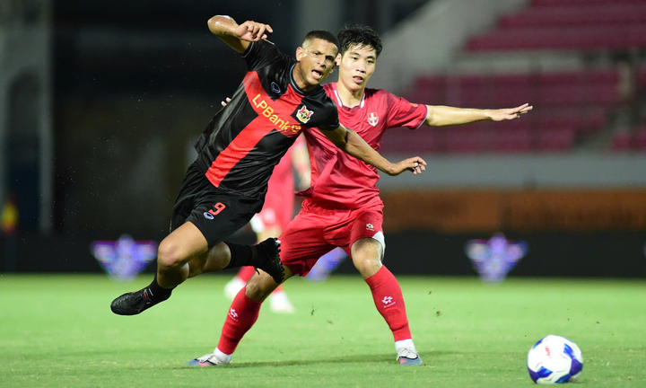 Lucao lập hattrick , Ninh B&igrave;nh thắng Hải Ph&ograve;ng 4 - 1 tại V . League 2026 - Ảnh 1.
