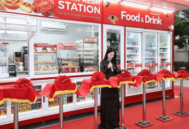 N&oacute;ng: Chuỗi 40.000 cửa h&agrave;ng Trung Quốc đưa Ohmee v&agrave;o c&acirc;y xăng Petrolimex, Việt Nam l&agrave; nơi đầu ti&ecirc;n thử nghiệm - Ảnh 2.