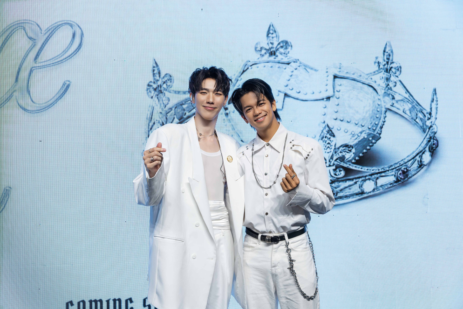 Loạt sao Việt nghe trọn vẹn album đầu tay của LOHAN, Bảo Thy n&oacute;i thẳng "nghe em h&aacute;t chị x&eacute;m kh&oacute;c" - Ảnh 3.