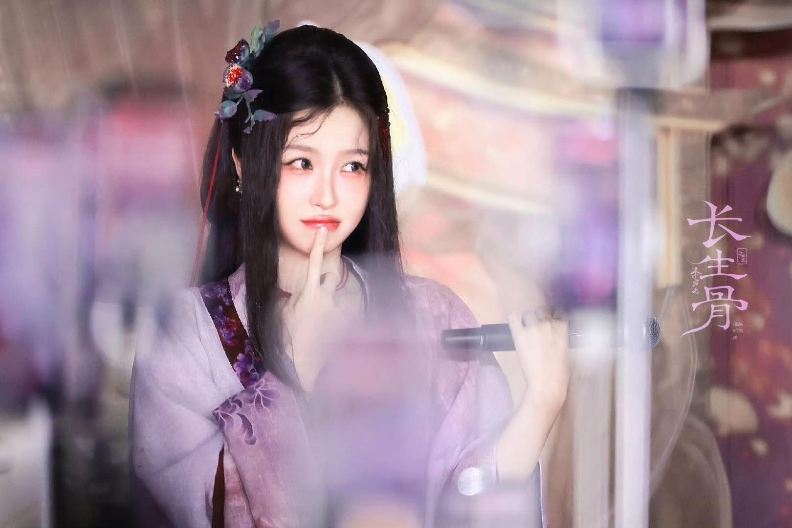 Ngu Thư H&acirc;n quyến rũ với bộ ảnh sexy khiến fan mất ngủ Đ&ecirc;m nay - Ảnh 11.