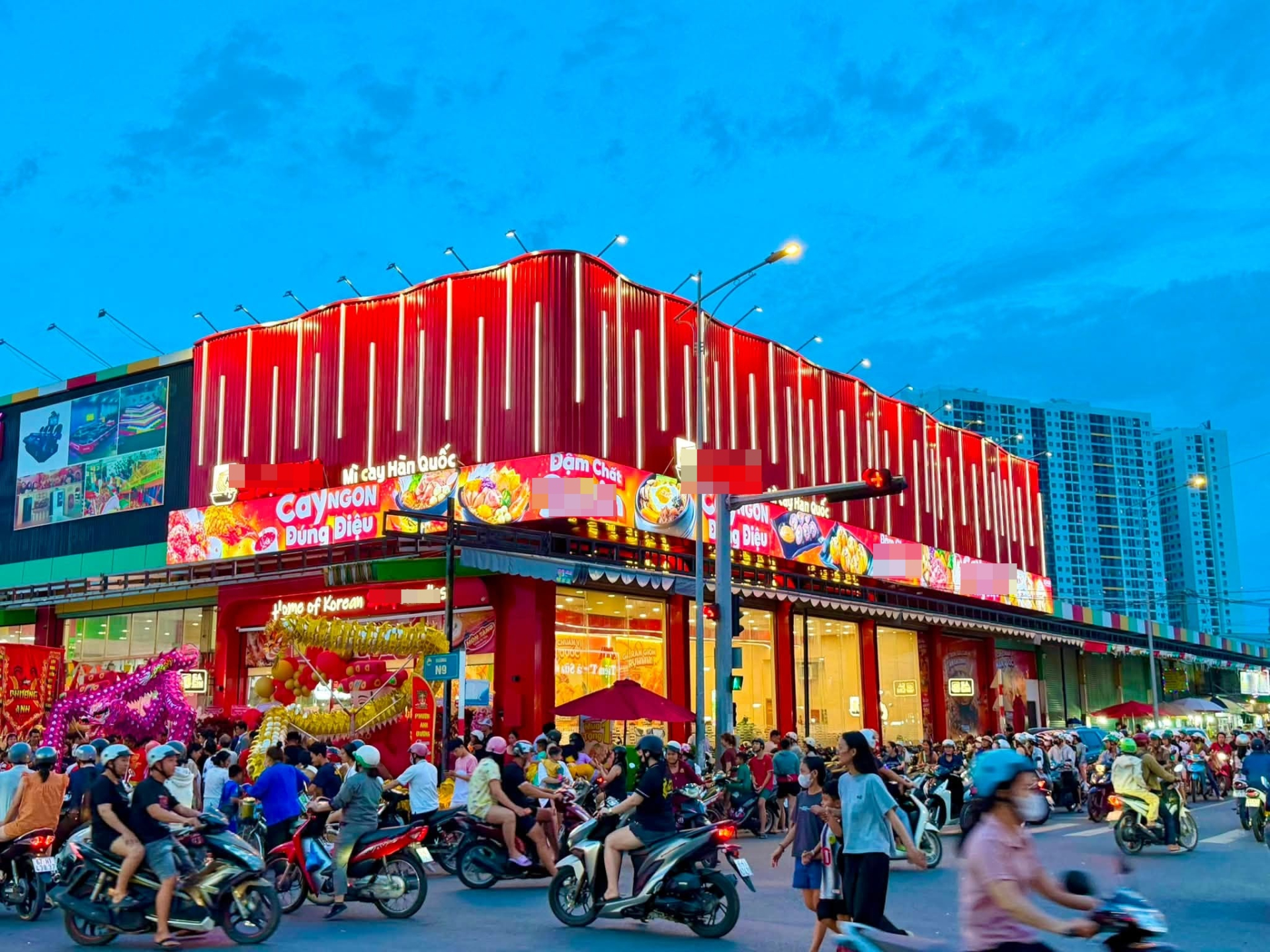 Quốc Trường Từ nam diễn vi&ecirc;n nổi tiếng đến &ocirc;ng chủ chuỗi m&igrave; cay th&agrave;nh c&ocirc;ng tại TP . HCM - Ảnh 3.