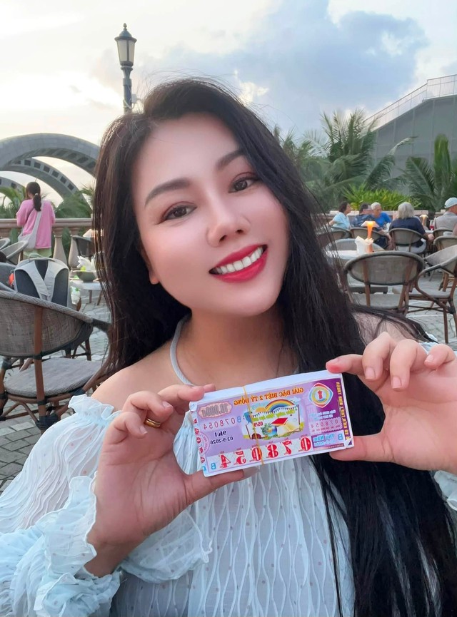 Số tiền thưởng nữ nghệ sĩ Việt nhận được khi cùng lúc trúng 160 tờ vé số ngày 3/9- Ảnh 1.