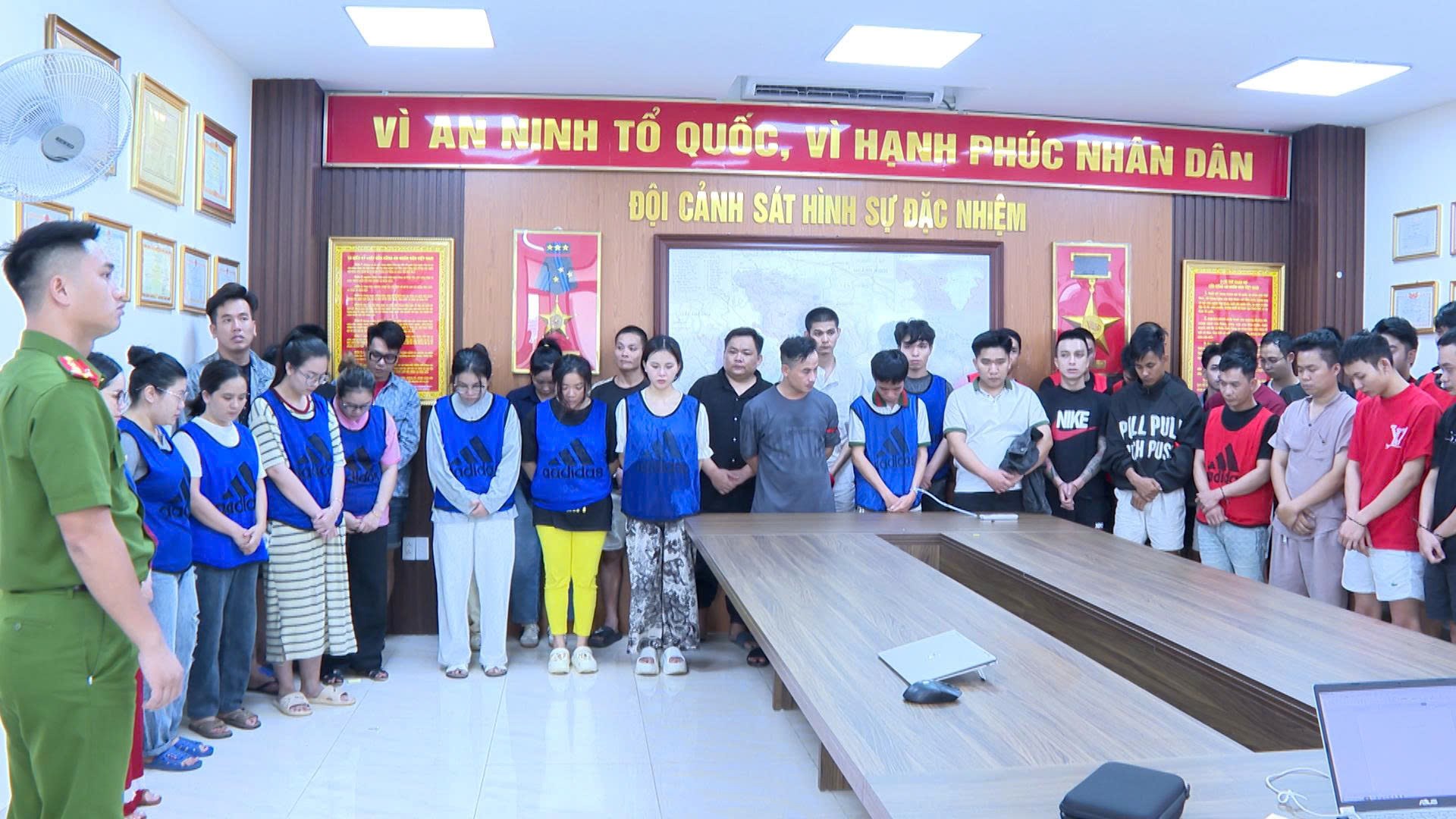 45 Người Việt bị bắt trong vụ lừa đảo xuy&ecirc;n quốc gia ở L&agrave;o với 44 , 5 tỷ đồng - Ảnh 1.