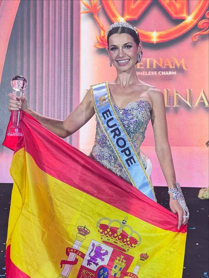 &Aacute; hậu 1 Miss World 2026 Elisabeth Reyn&eacute;s: Vẻ đẹp gợi cảm v&agrave; học vấn ấn tượng - Ảnh 1.
