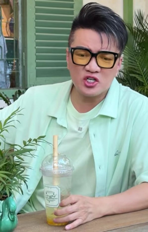 Đ&agrave;m Vĩnh Hưng n&oacute;i về những người quyết định sự sống c&ograve;n của m&igrave;nh - Ảnh 1.