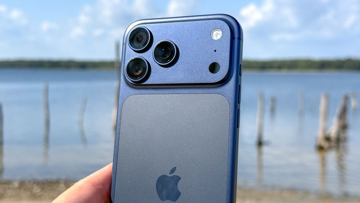 IPhone 18 Pro Max lộ diện 5 vũ kh&iacute; b&iacute; mật hứa hẹn thay đổi cuộc chơi c&ocirc;ng nghệ 2026 - Ảnh 5.