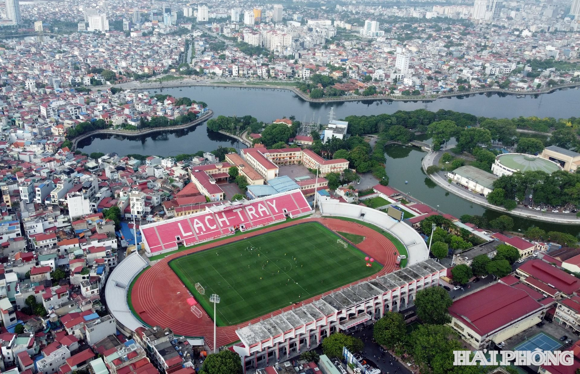 Việt Nam c&oacute; một s&acirc;n vận động gần 70 năm tuổi được v&iacute; như &ldquo;chảo lửa&rdquo;, nhận đầu tư 65 tỷ đồng để &ldquo;lột x&aacute;c&rdquo;: Sức chứa 30.000 chỗ ngồi, sắp được n&acirc;ng tầm quốc tế - Ảnh 5.