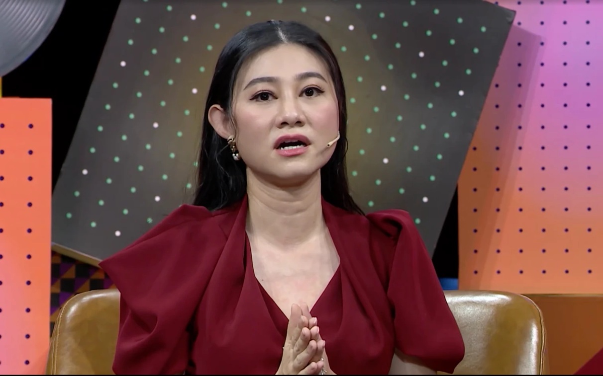 Nữ NSND miền Nam 45 tuổi: "Thấy ba bị đ&aacute;nh ở s&acirc;n khấu, t&ocirc;i muốn chạy ra &ocirc;m" - Ảnh 2.