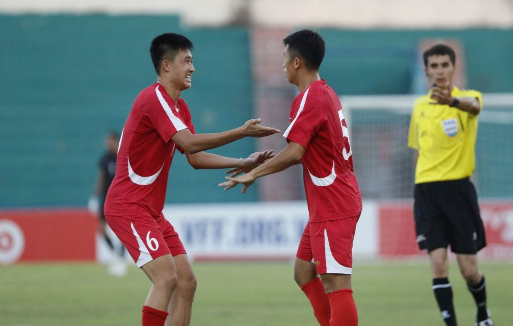 Đại thắng 4-0, tuyển Triều Tiên giúp tuyển Việt Nam còn nguyên cơ hội tranh vé tại giải châu Á - Ảnh 1. Đại thắng 4-0, tuyển Triều Tiên giúp tuyển Việt Nam còn nguyên cơ hội tranh vé tại giải châu Á - Ảnh 1.