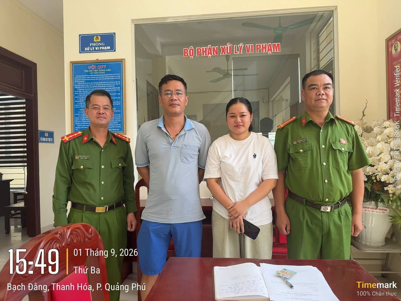 C&ocirc;ng an hỗ trợ ho&agrave;n trả 400 triệu đồng do chuyển nhầm tiền từ L&ecirc; Thị Lan Hương - Ảnh 1.