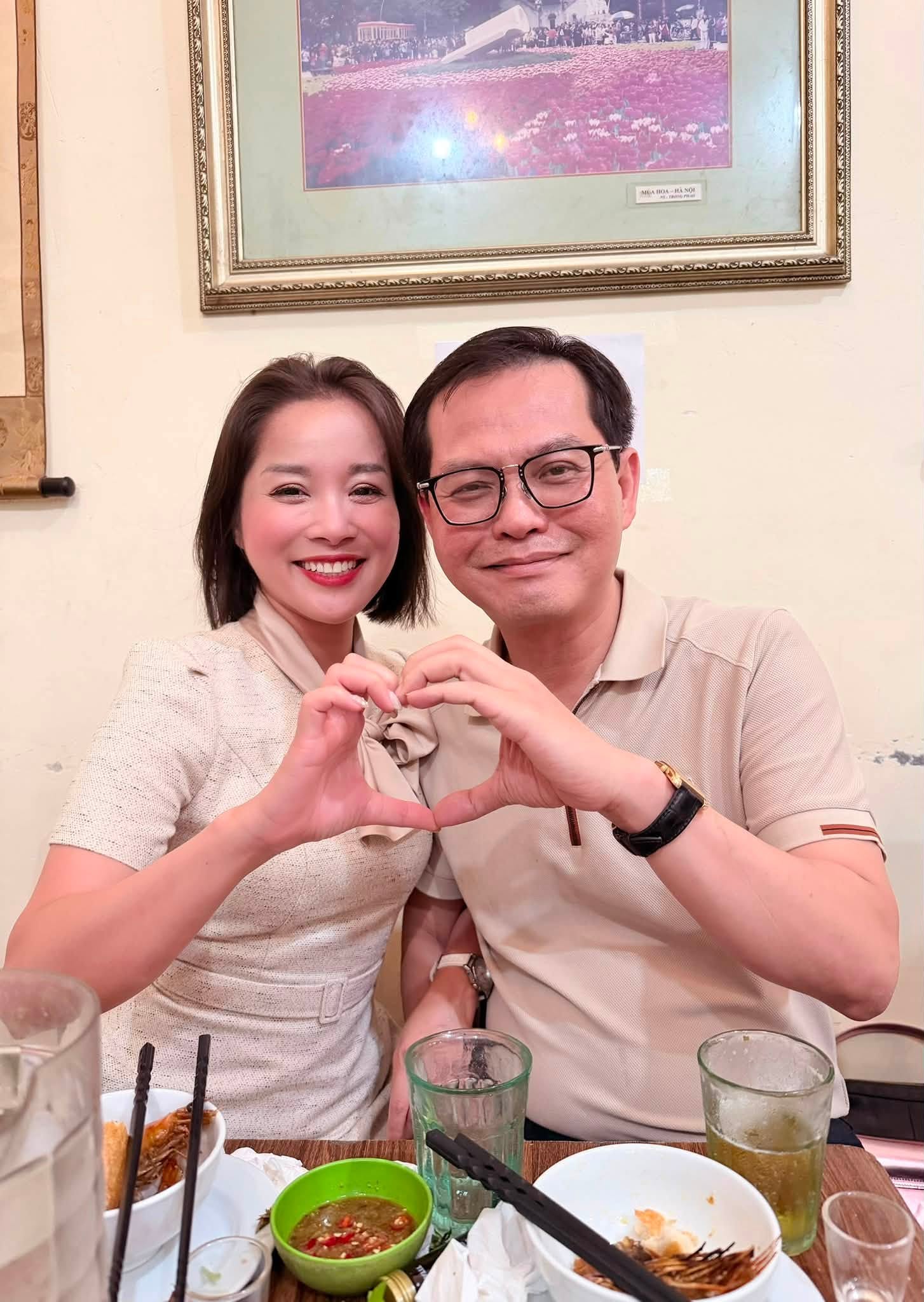 Nữ chính "Nhật ký Vàng Anh" thân thiết bên Giám đốc Nhà hát Kịch Hà Nội và loạt sao Việt - Ảnh 1. Nữ chính "Nhật ký Vàng Anh" thân thiết bên Giám đốc Nhà hát Kịch Hà Nội và loạt sao Việt - Ảnh 1.