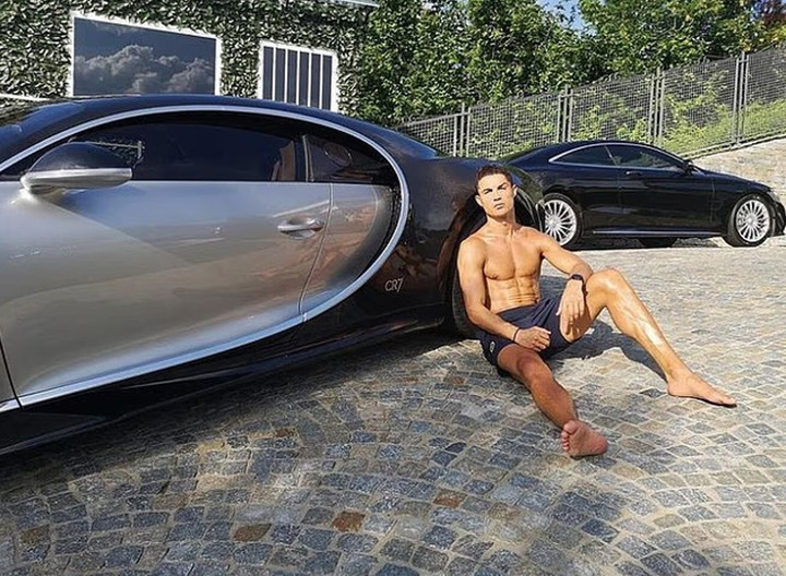 Siêu xe hạng sang của Ronaldo: Bộ sưu tập trị giá 30 triệu euro gây sốt 2026 - Ảnh 2. Siêu xe hạng sang của Ronaldo: Bộ sưu tập trị giá 30 triệu euro gây sốt 2026 - Ảnh 2.