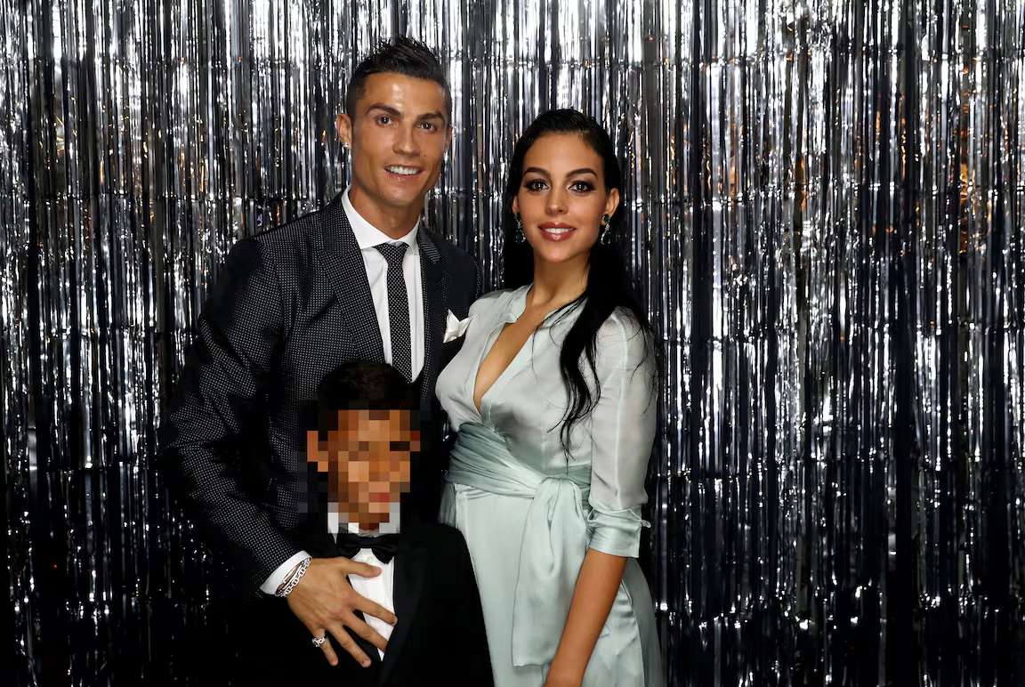 H&agrave;nh tr&igrave;nh 10 năm của Georgina: Từ c&ocirc; g&aacute;i Gucci th&agrave;nh vợ tỷ ph&uacute; Ronaldo - Ảnh 2.