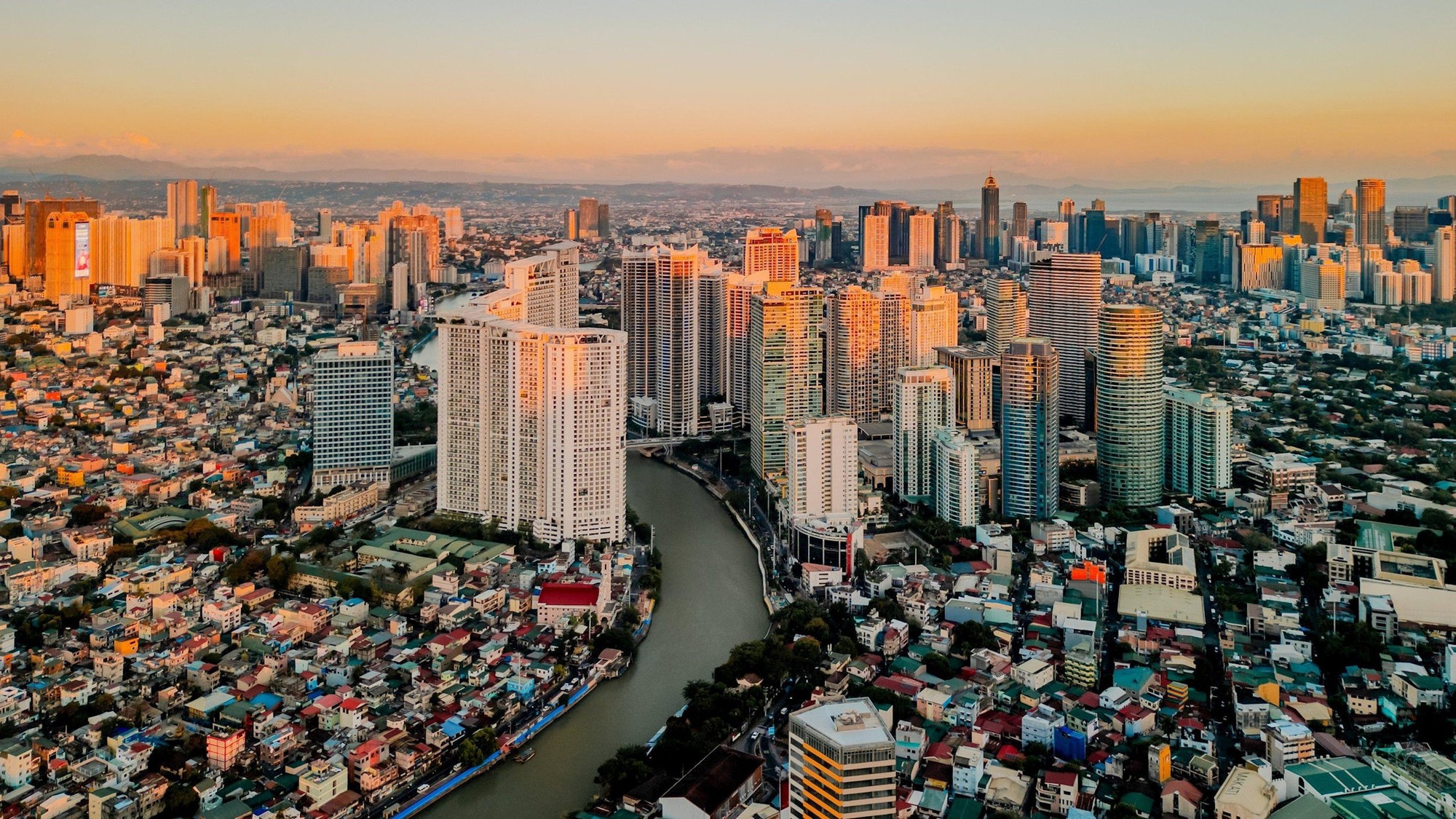 Tăng trưởng kinh tế Việt Nam 2024: Đối đầu với Philippines sau gần 50 năm đổi thay - Ảnh 4.