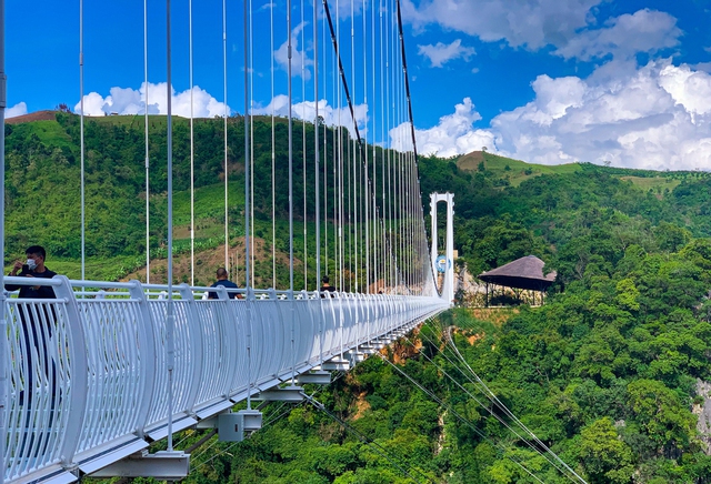 Việt Nam sở hữu cây cầu không bắc qua con sông nào: dài 632m, vốn đầu tư hơn 770 tỷ đồng, vượt Trung Quốc để lập kỷ lục thế giới - Ảnh 3. Việt Nam sở hữu cây cầu không bắc qua con sông nào: dài 632m, vốn đầu tư hơn 770 tỷ đồng, vượt Trung Quốc để lập kỷ lục thế giới - Ảnh 3.