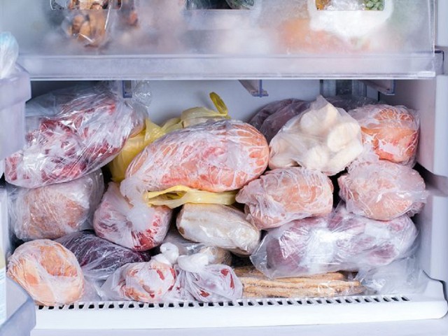 Lời khuy&ecirc;n cho c&aacute;c gia đ&igrave;nh hay để thịt trong tủ lạnh - Ảnh 1.