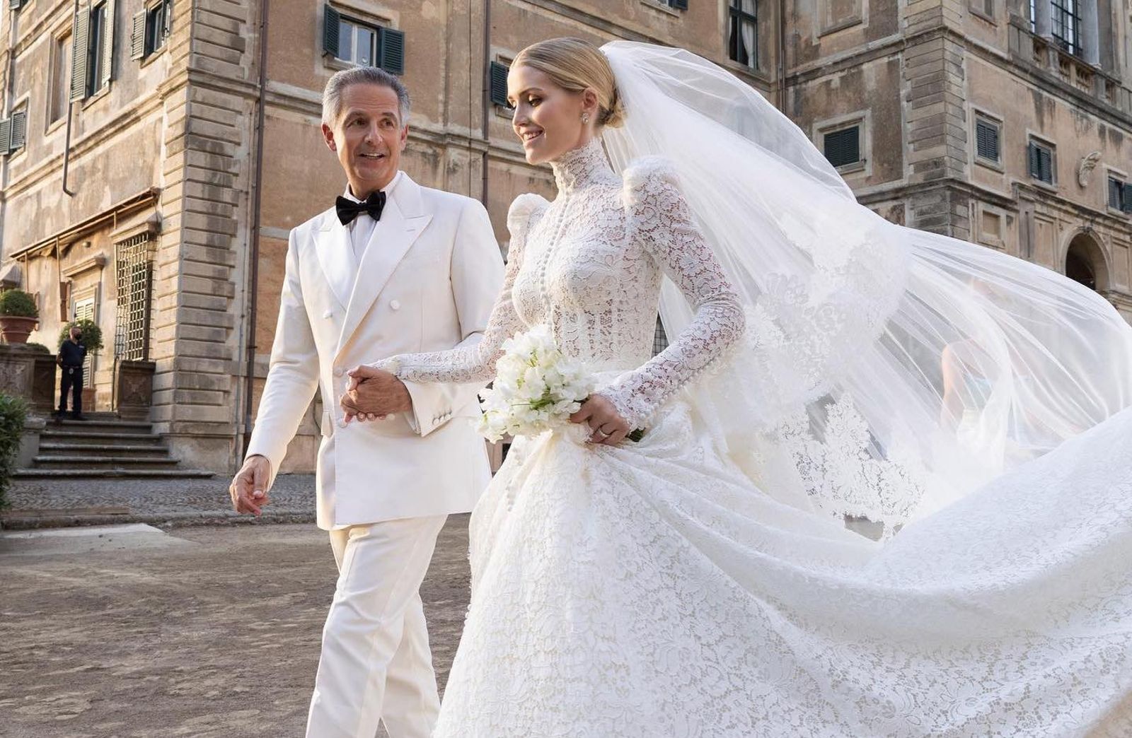 Cuộc sống k&iacute;n tiếng của Kitty Spencer b&ecirc;n chồng tỷ ph&uacute; hơn 32 tuổi - Ảnh 1.