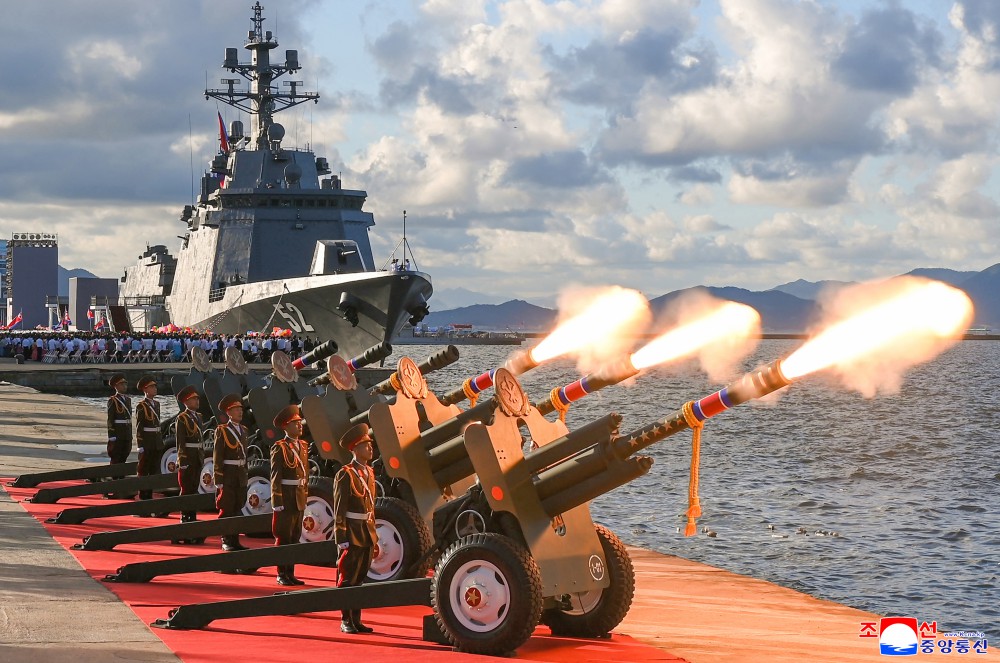 Triều Ti&ecirc;n chứng kiến sự kiện lịch sử: Chiến hạm từng lật &uacute;p trước mặt &ocirc;ng Kim Jong-un đ&atilde; hồi sinh - Ảnh 4.