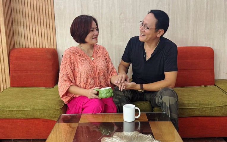 Nam NSƯT xin nghỉ ph&eacute;p 3 ng&agrave;y về cưới vợ rồi lại đi, U60: "Ch&acirc;n th&agrave;nh đội ơn vợ" - Ảnh 1.