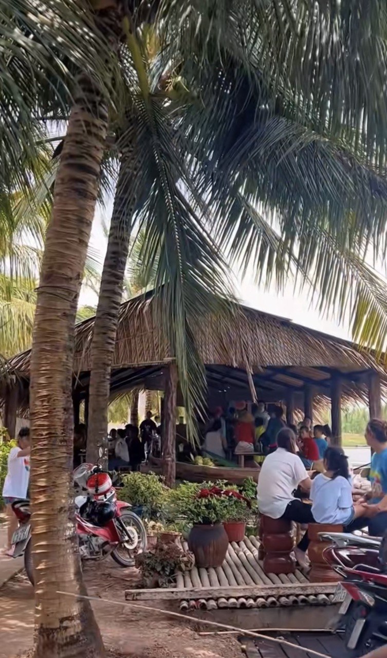 Cồn Chim Tr&agrave; Vinh đ&oacute;n kh&aacute;ch đ&ocirc;ng chưa từng c&oacute; sau MV Phương Mỹ Chi - Ảnh 4.