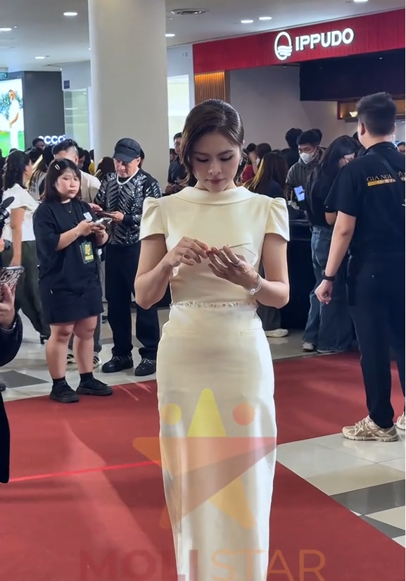 Mỹ nh&acirc;n ở ẩn nhiều năm trở lại showbiz, eo thon kh&ocirc;ng ai tin đ&atilde; l&agrave; mẹ 4 con- Ảnh 2.