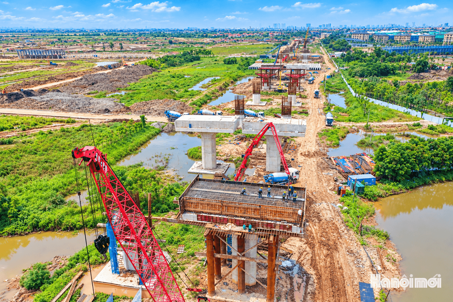 Cầu Ngọc Hồi thi c&ocirc;ng Rầm rộ hướng đến ho&agrave;n th&agrave;nh trước APEC 2027 - Ảnh 3.