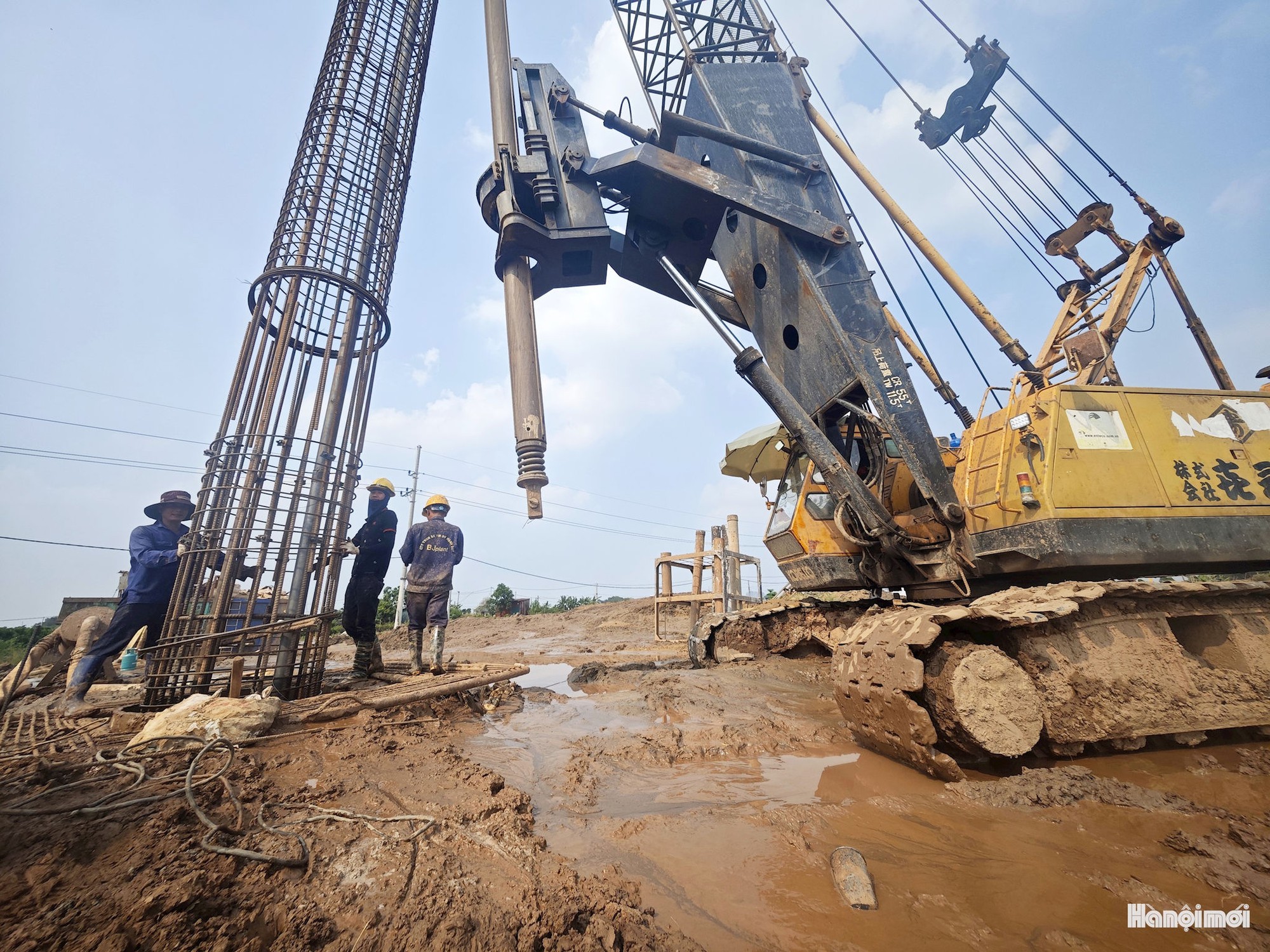 Cầu Ngọc Hồi thi c&ocirc;ng Rầm rộ hướng đến ho&agrave;n th&agrave;nh trước APEC 2027 - Ảnh 8.