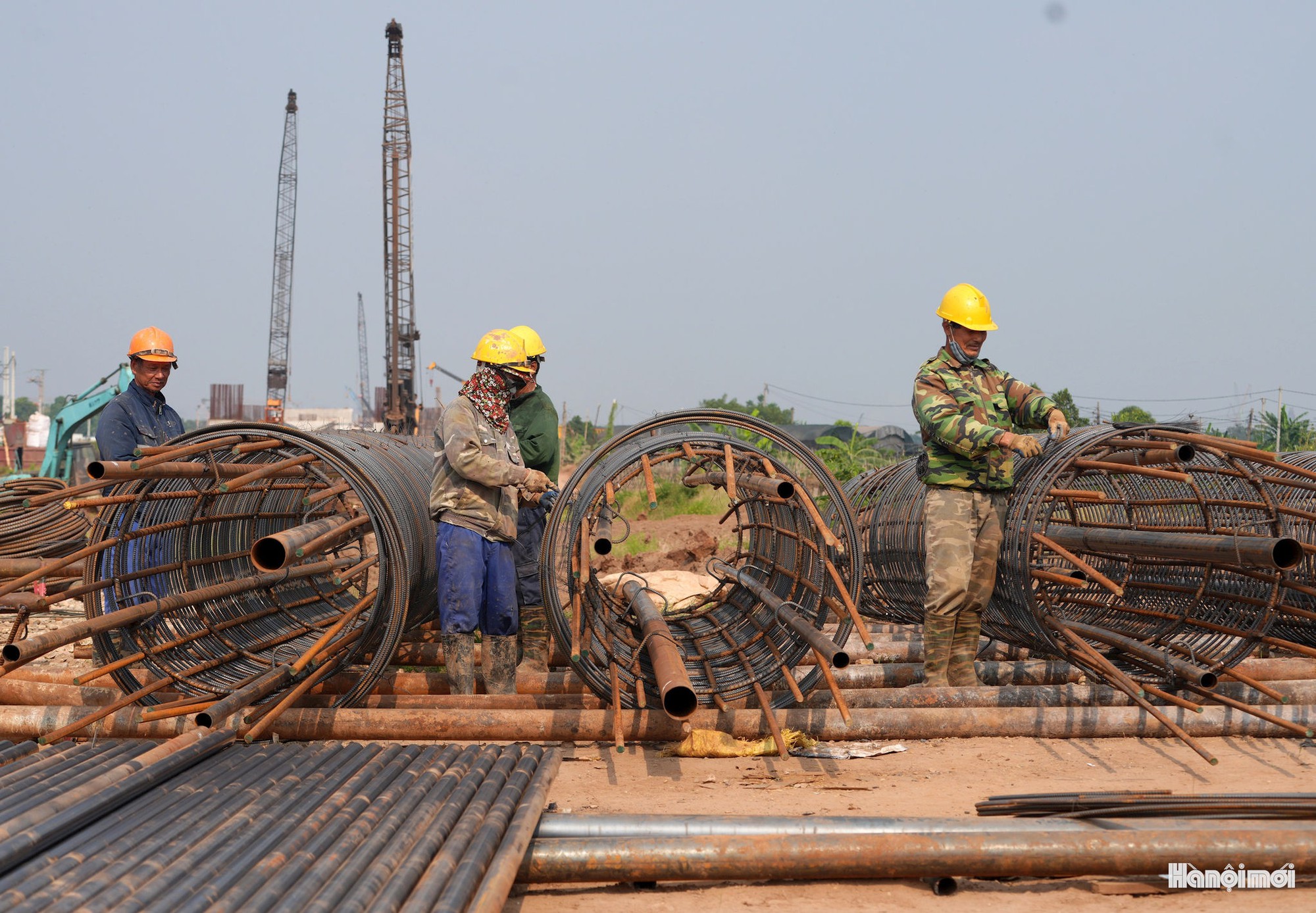 Cầu Ngọc Hồi thi c&ocirc;ng Rầm rộ hướng đến ho&agrave;n th&agrave;nh trước APEC 2027 - Ảnh 6.