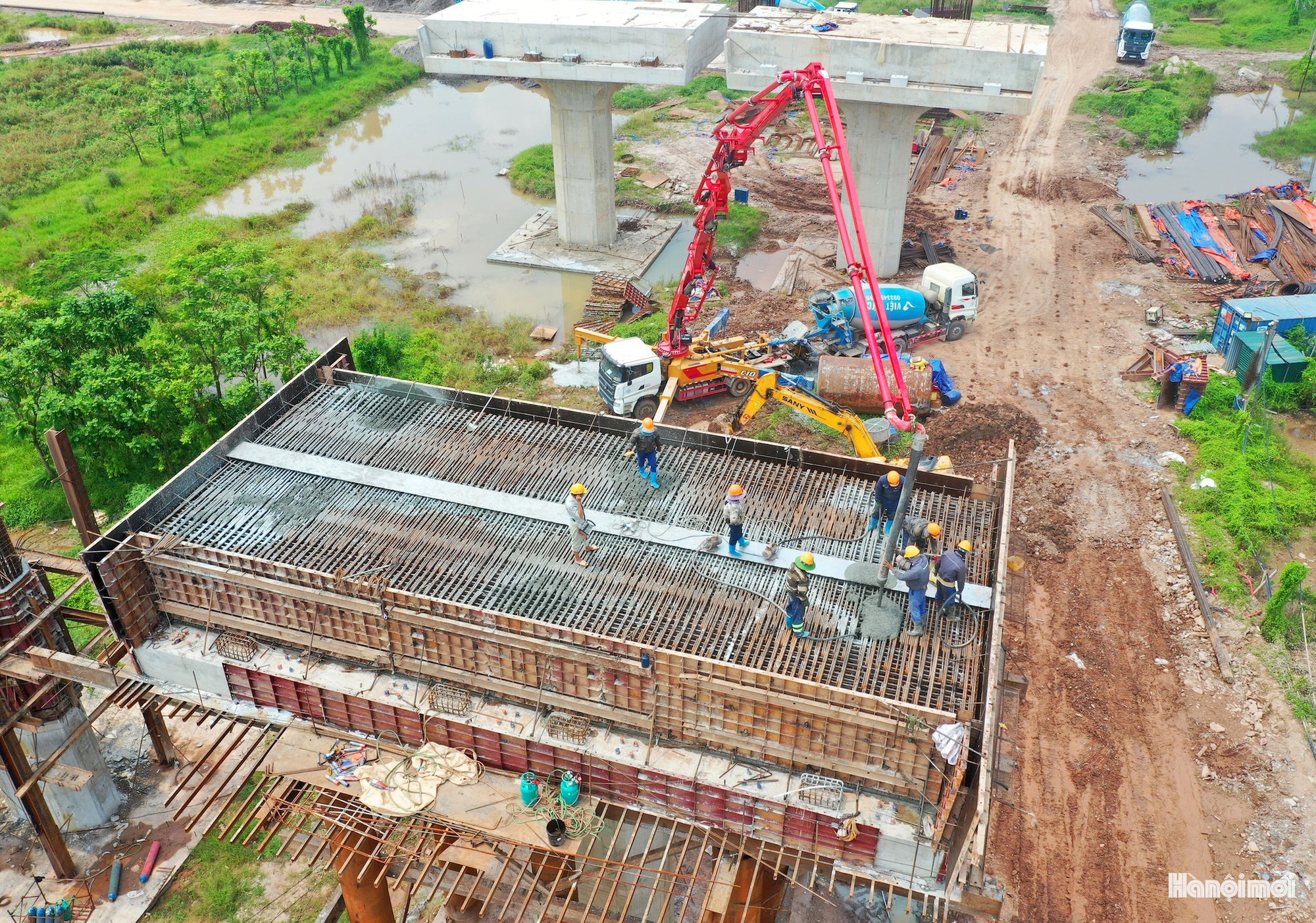 Cầu Ngọc Hồi thi c&ocirc;ng Rầm rộ hướng đến ho&agrave;n th&agrave;nh trước APEC 2027 - Ảnh 7.