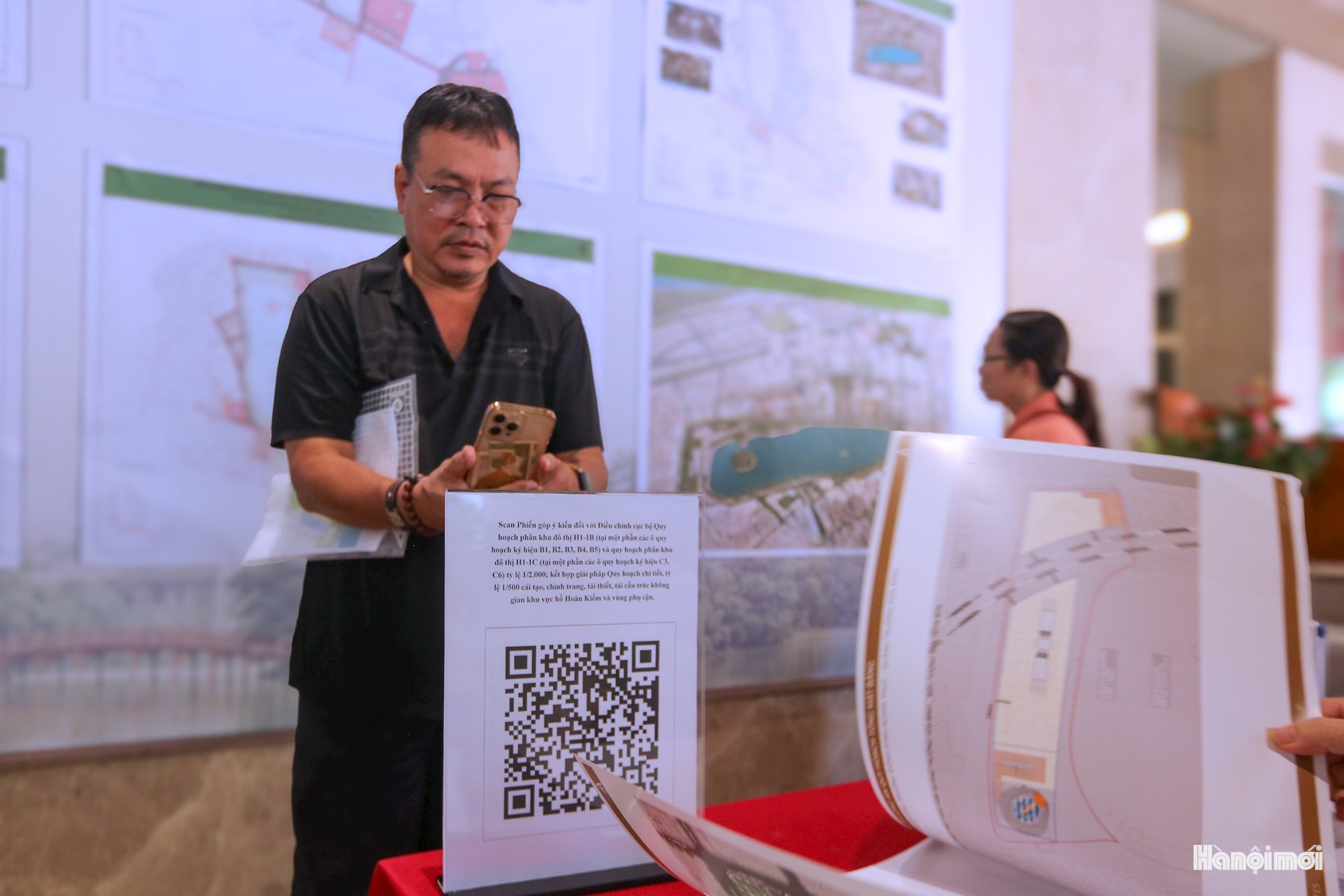 Người d&acirc;n g&oacute;p &yacute; quy hoạch hồ Ho&agrave;n Kiếm qua m&atilde; QR tại phường Ho&agrave;n Kiếm - Ảnh 11.