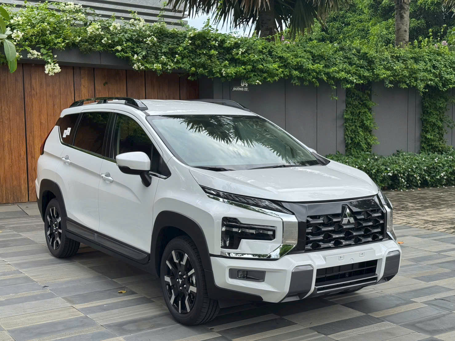 Loạt xe 7 chỗ gầm cao, d&aacute;ng đẹp, gi&aacute; tốt tại Việt Nam: C&oacute; xe gi&aacute; chưa tới 500 triệu đồng, bảo h&agrave;nh 8 năm - Ảnh 3.