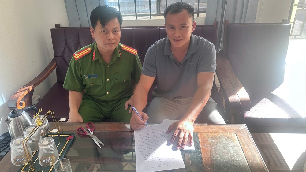 Nguyễn Anh Qu&acirc;n sinh năm 1993 chuyển khoản 62.000.000 đồng v&agrave;o t&agrave;i khoản kh&ocirc;ng x&aacute;c định: C&ocirc;ng an nhận tin lập tức kiểm tra giao dịch - Ảnh 1.