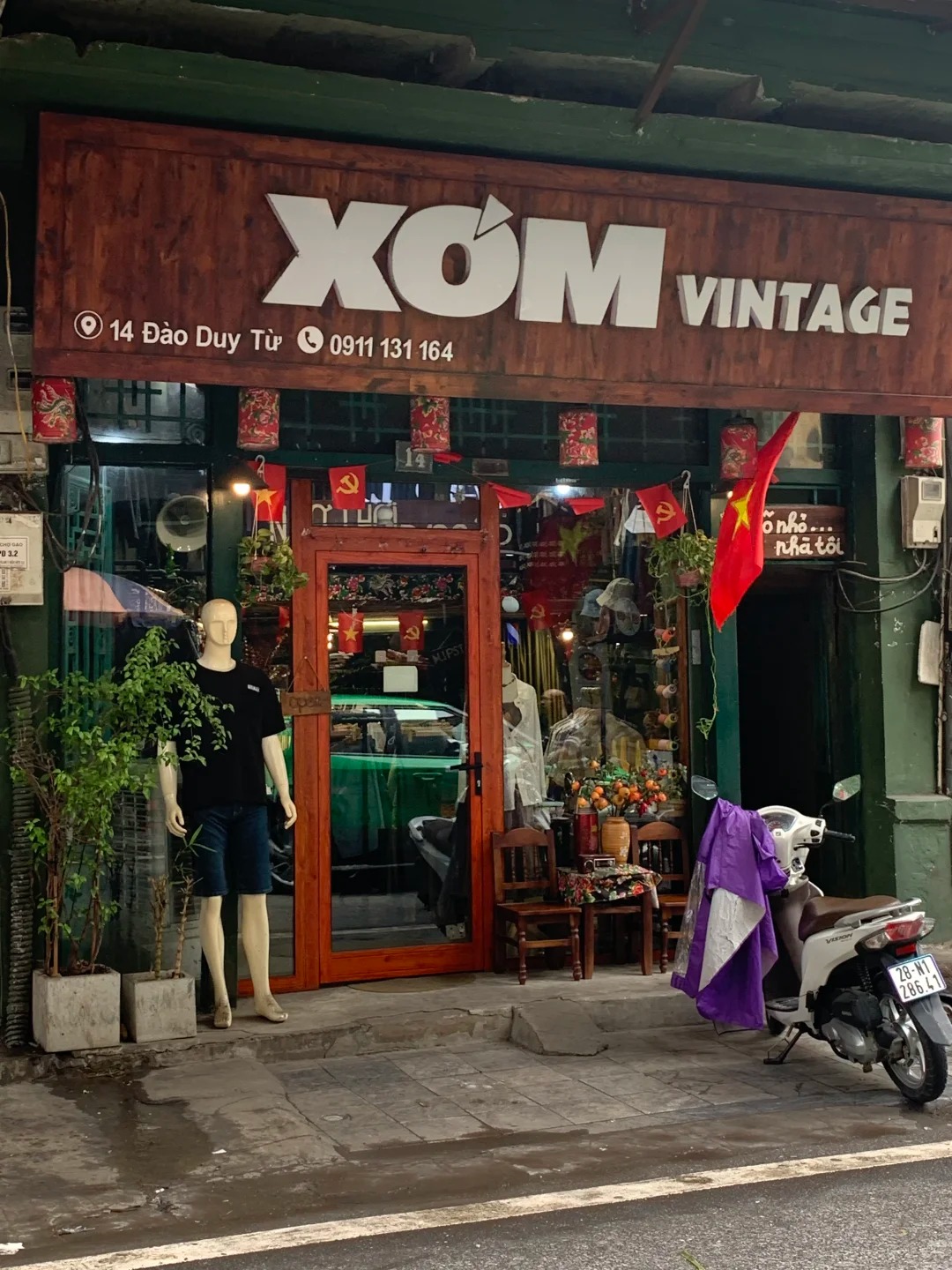 Khách Trung Quốc du lịch Hà Nội khám phá 7 cửa hàng vintage giá chỉ Từ 50 . 000 Đồng - Ảnh 18. Khách Trung Quốc du lịch Hà Nội khám phá 7 cửa hàng vintage giá chỉ Từ 50 . 000 Đồng - Ảnh 18.