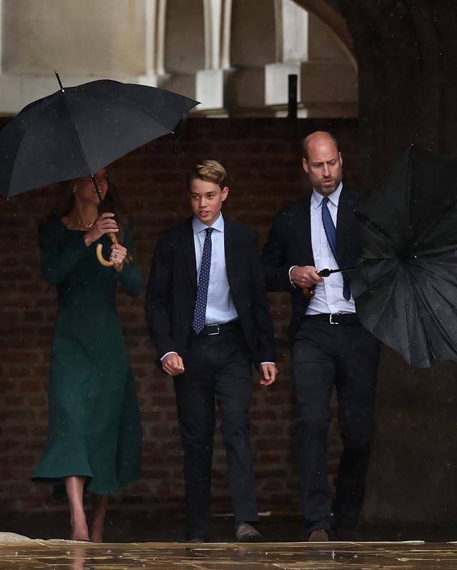 Ho&agrave;ng tử George bắt đầu học tại Eton College , tiếp bước cha v&agrave; ch&uacute; Harry - Ảnh 6.
