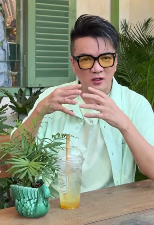 Đ&agrave;m Vĩnh Hưng: "Tr&ecirc;n mạng họ gọi t&ocirc;i l&agrave; thằng lu&ocirc;n" - Ảnh 1.