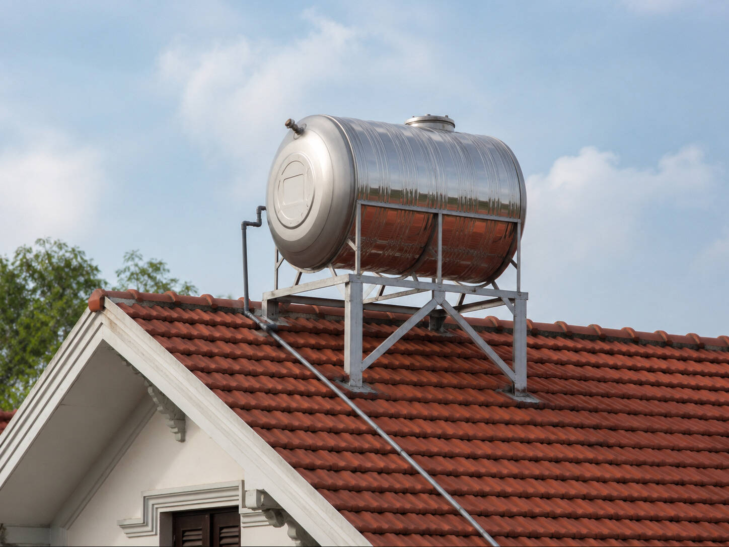 5 lời khuyên cho những người chuẩn bị đặt bồn nước trên tầng cao - Ảnh 1.