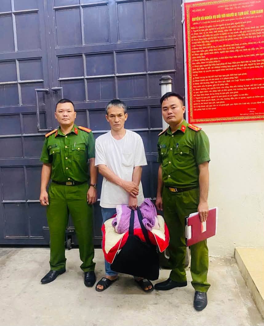 Quyết định bắt tạm giam Trần Tuấn Hưng về tội Trộm cắp t&agrave;i sản năm 2026 - Ảnh 1.