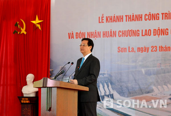 Phát biểu tại Lễ khánh thành, Thủ tướng Nguyễn Tấn Dũng nhấn mạnh, đây là một dấu mốc quan trọng trong quá trình phát triển ngành điện Việt Nam.
