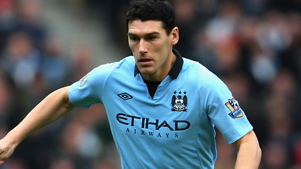 
	Tiền vệ Gareth Barry