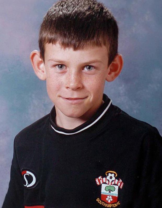 Gareth Bale: Từ cậu bé hay khóc nhè đến cầu thủ đắt giá nhất thế giới
