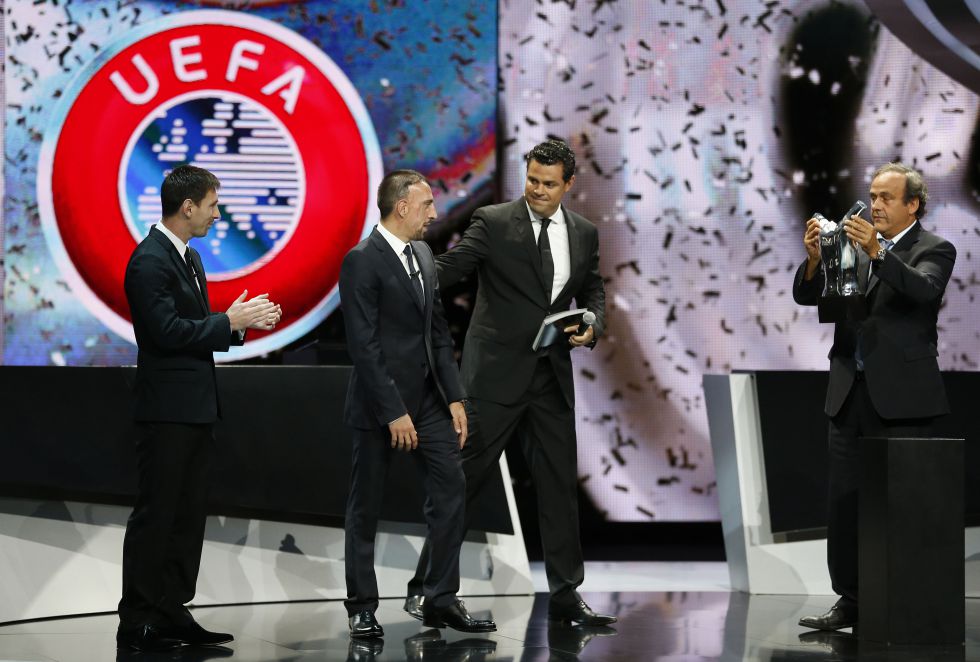 
	Cris Ronaldo gây thù với Chủ tịch UEFA vì không tới dự lễ trao giải Cầu thủ xuất sắc nhất châu Âu