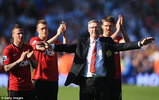 Sir Alex Ferguson bất ngờ tái xuất Old Trafford