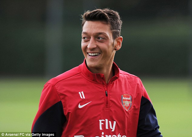 Ozil mạnh mồm khiêu chiến các “lực sỹ” của Premier League